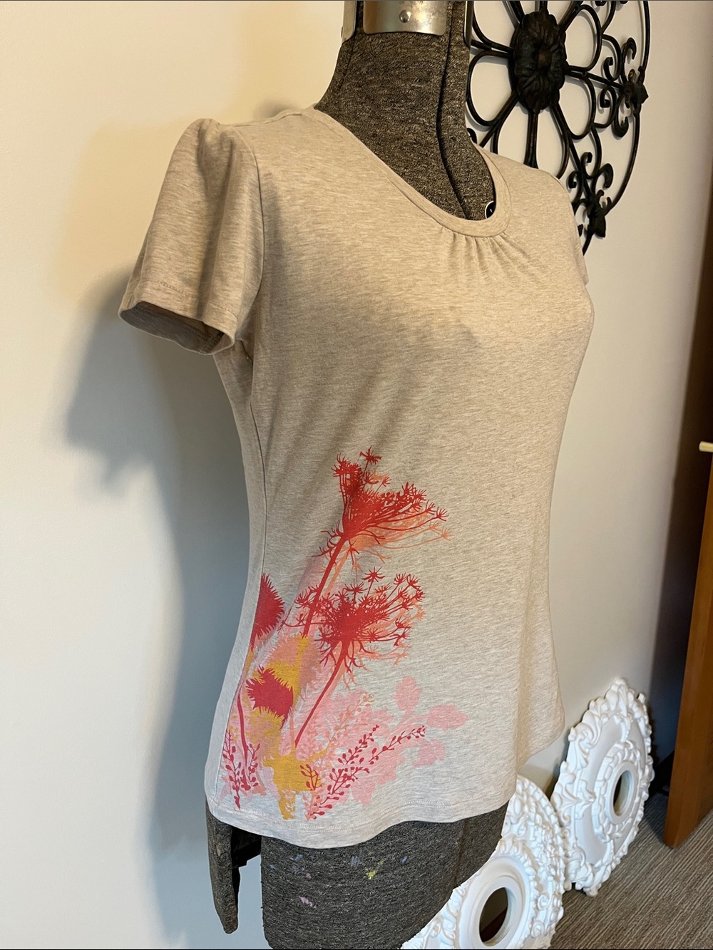 Nike ACG Light Gray Short Sleeve Tee with Coral and Yellow Floral Accent, M
